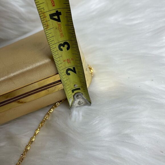 Jessica Mc Clintock gold satin evening clutch with gold tone strap - Picture 8 of 9